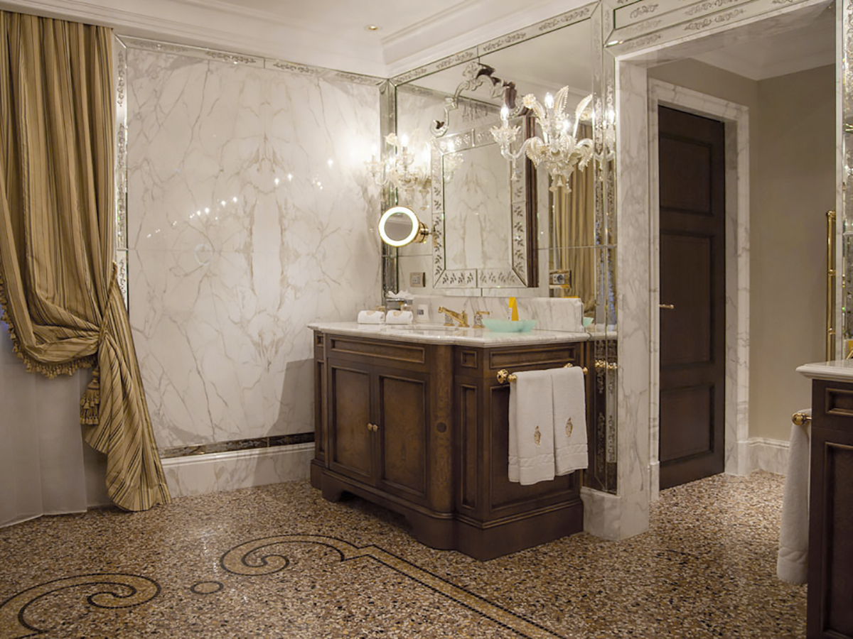 Hotel Danieli Venezia - Rivestimenti Bagno in Marmo Suite